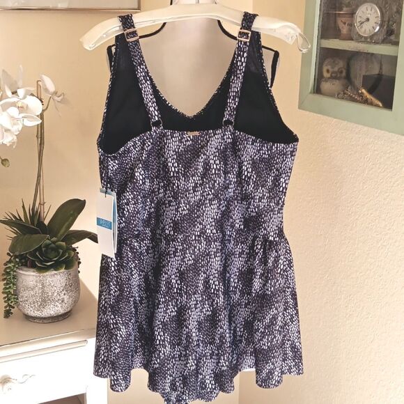 NWT. Simply Fit Black and White Empire Swim Dress - Picture 5 of 12